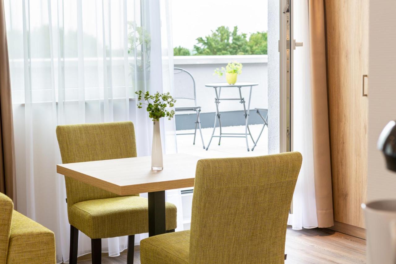 Aparthotel Am Pfaffenstein Klein-Winternheim Dış mekan fotoğraf